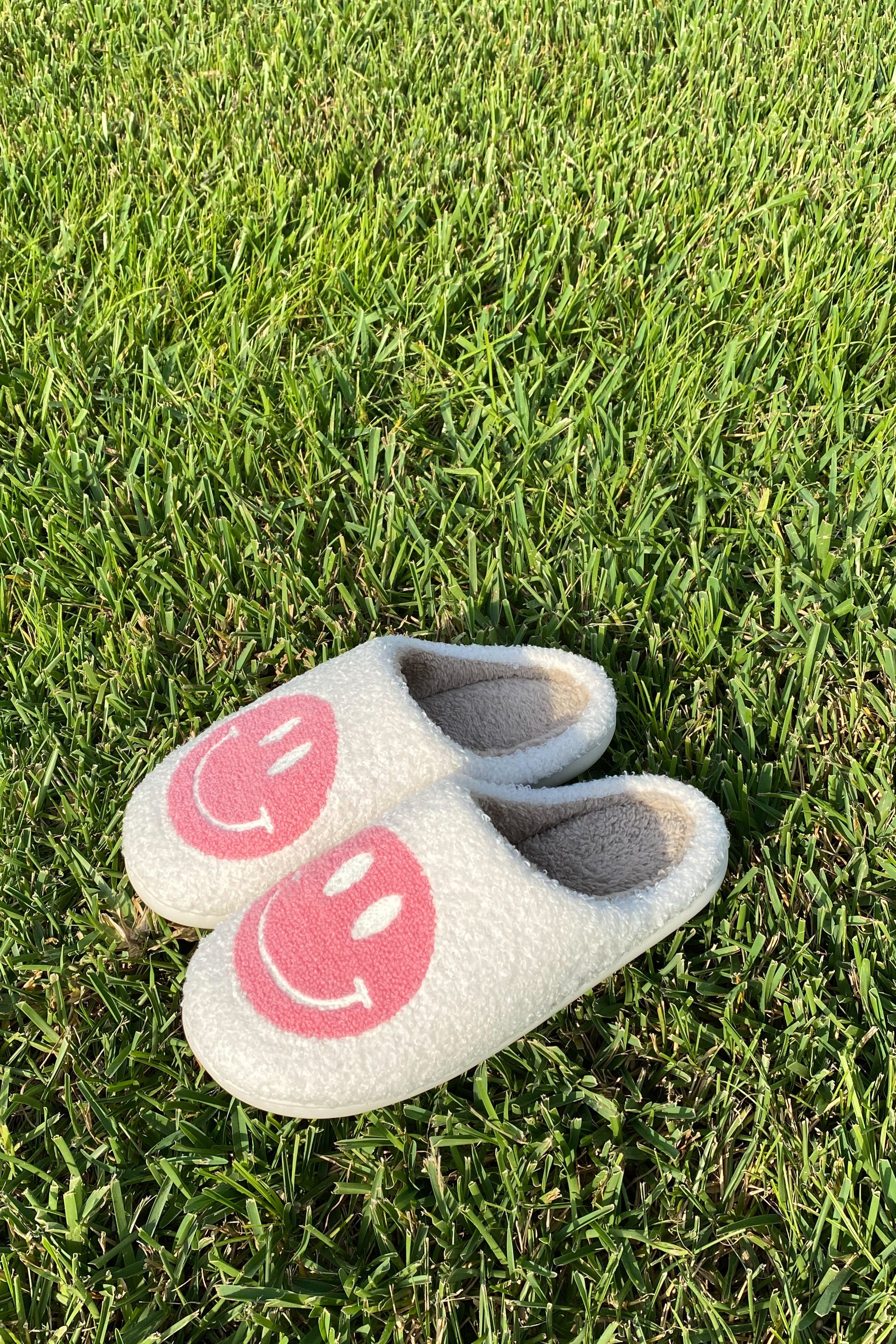 Happy Home Slippers — Pink