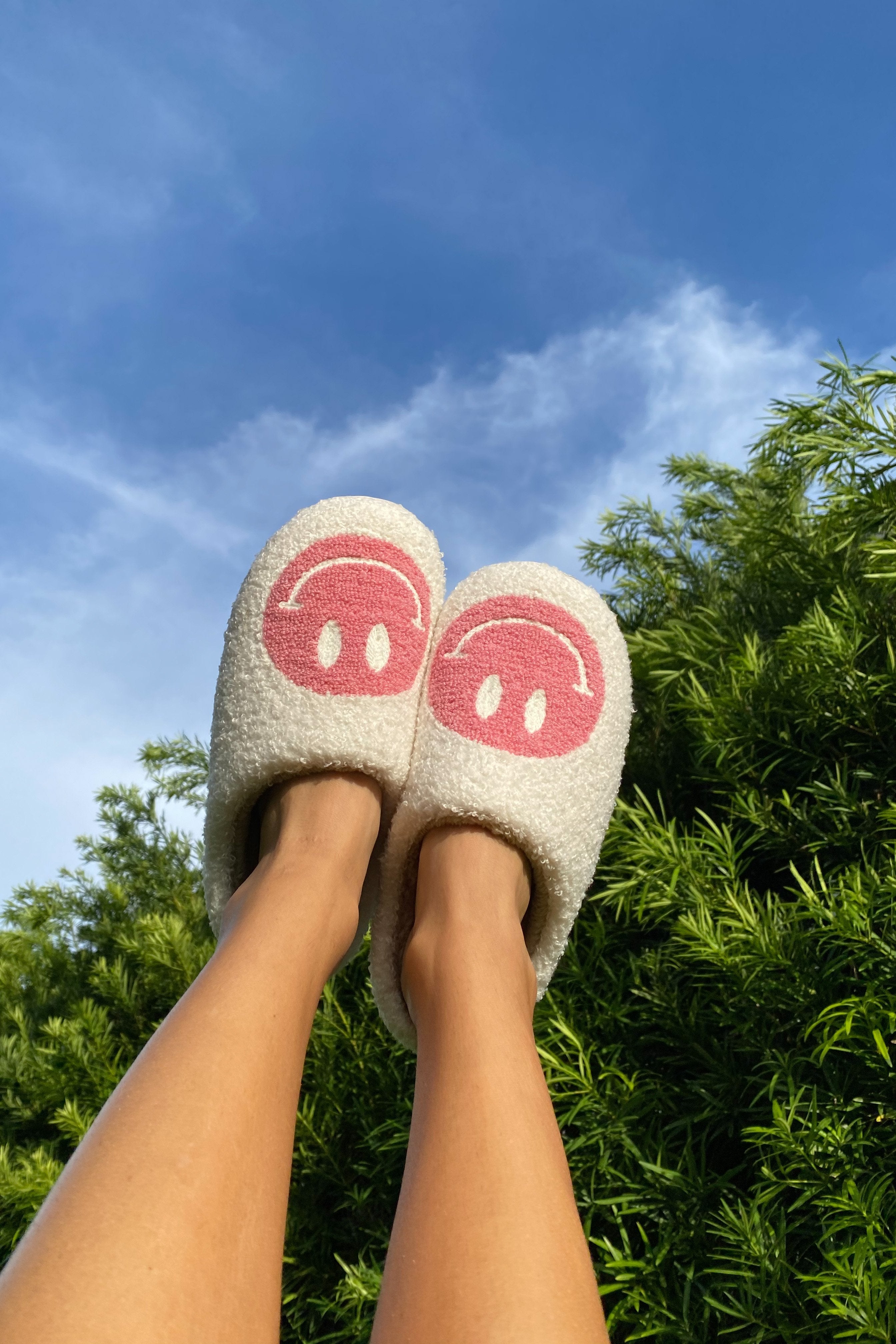 Happy Home Slippers — Pink